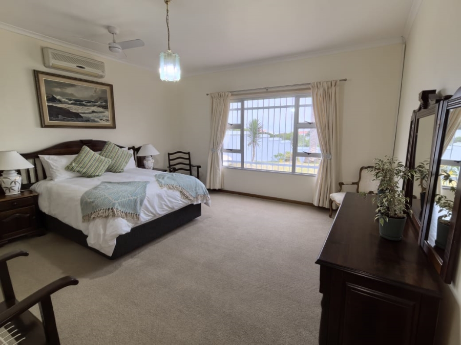 To Let 4 Bedroom Property for Rent in St Francis Bay Village Eastern Cape